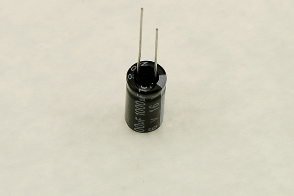 引線型電解電容.JPG